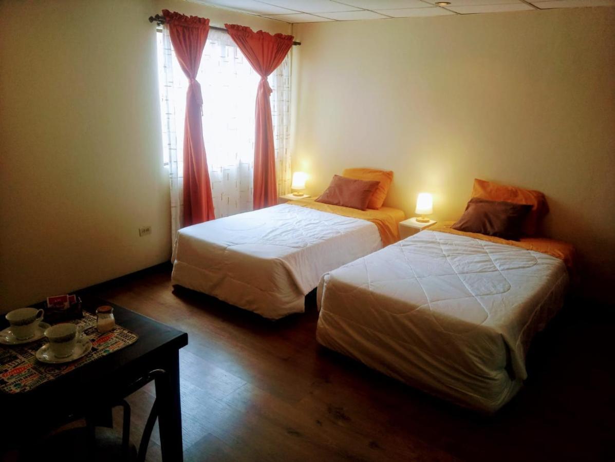 Casa De Huespedes Tu Parada En กูเอ็งกา ภายนอก รูปภาพ