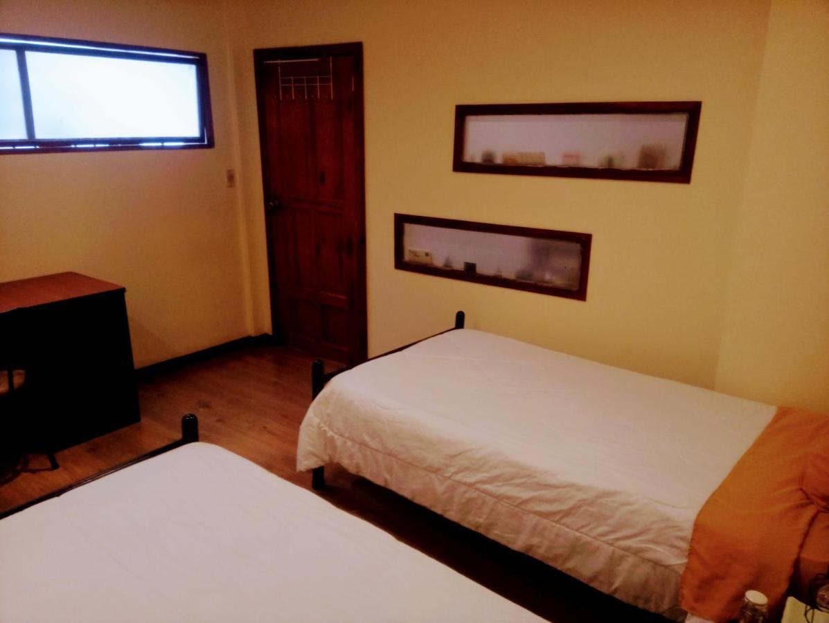 Casa De Huespedes Tu Parada En กูเอ็งกา ภายนอก รูปภาพ